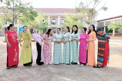 HƯỞNG ỨNG TUẦN LỄ ÁO DÀI CÁC CÔ THƯỚT THA TRONG NHỮNG BỘ ÁO DÀI XINH YÊU
